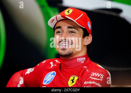 Der dritte Fahrer, Ferraris Charles Leclerc, folgte dem Grand Prix der Emilia Romagna auf der Rennstrecke Autodromo Internazionale Enzo e Dino Ferrari in Italien. Bilddatum: Sonntag, 19. Mai 2024. Stockfoto