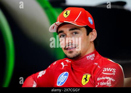 Der dritte Fahrer, Ferraris Charles Leclerc, folgte dem Grand Prix der Emilia Romagna auf der Rennstrecke Autodromo Internazionale Enzo e Dino Ferrari in Italien. Bilddatum: Sonntag, 19. Mai 2024. Stockfoto