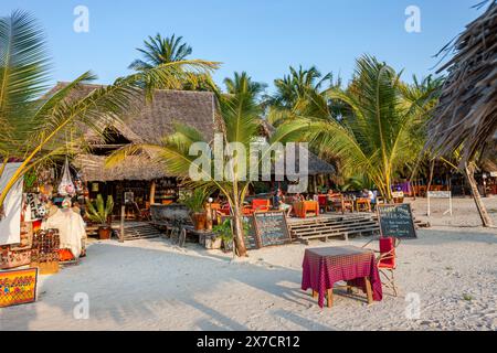 Tansania, Sansibar, Ras Nungwi, kleines Café-Restaurant am Strand Stockfoto