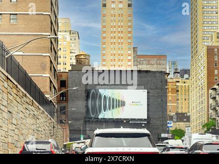 Große Plakate, die iPhones in Midtown manhattan, ny, verkaufen Stockfoto