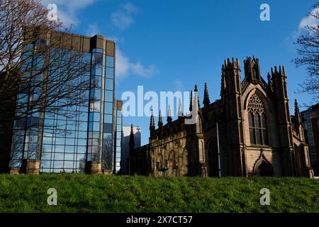 Glasgow Schottland: 12. Februar 2024 Außenfassade der Metropolitan Cathedral of St Andrew am sonnigen Morgen Stockfoto