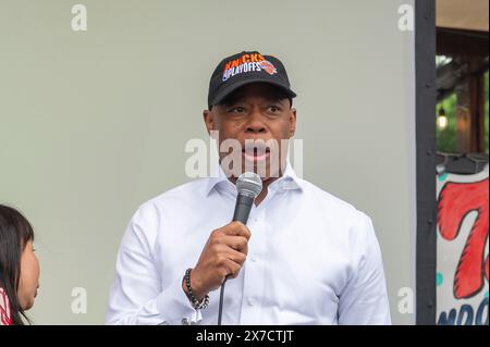 New York, Usa. Mai 2024. Der Bürgermeister von New York City, Eric Adams, hält Vorträge auf dem „First Night Festival“ von Indonesian Culinary Enthusiasten, Inc. Im Culture Lab in Long Island City im Queens Borough von New York City. (Foto: Ron Adar/SOPA Images/SIPA USA) Credit: SIPA USA/Alamy Live News Stockfoto