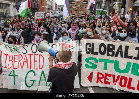 London, Großbritannien. Mai 2024. Pro-palästinensische Studenten marschieren von der Schule für Orientalische und Afrikanistik zum Ausgangspunkt einer nationalen Demonstration zum 76. Jahrestag der Nakba. Der Nakba-Tag am 15. Mai erinnert an die Massenvertreibung und Enteignung einer Mehrheit des palästinensischen Volkes und die Zerstörung der palästinensischen Gesellschaft im Jahr 1948. Quelle: Mark Kerrison/Alamy Live News Stockfoto