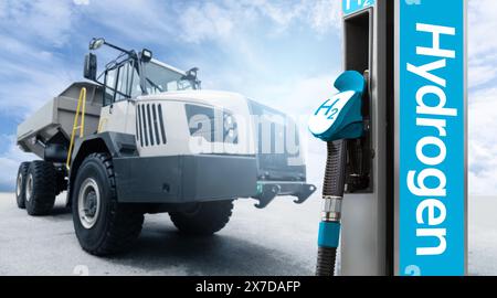 Wasserstofftankstelle auf einem Hintergrund eines Bergbauwagens. Stockfoto