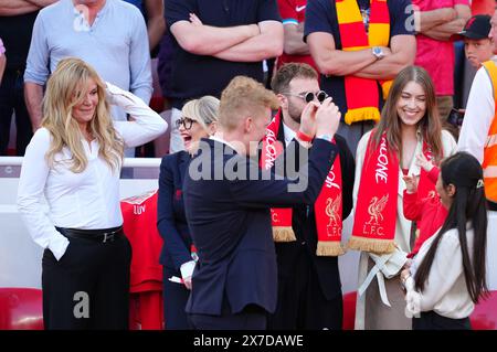 Ulla Sandrock (links), Partnerin des Liverpool-Managers Jurgen Klopp nach dem Premier League-Spiel in Anfield, Liverpool. Bilddatum: Sonntag, 19. Mai 2024. Stockfoto