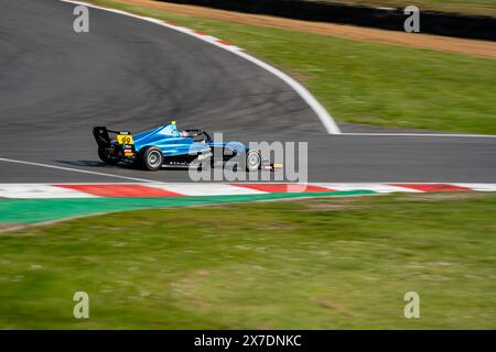 Sevenoaks, Kent - 12. Mai 2024: Yuhao FU Virtuosi Racing 99 Race 3 Brands Hatch Indy Stockfoto