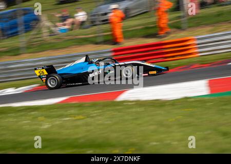 Sevenoaks, Kent - 12. Mai 2024: Yuanpu CUI 56 Phinsys von Argenti Race 3 Brands Hatch Indy Stockfoto