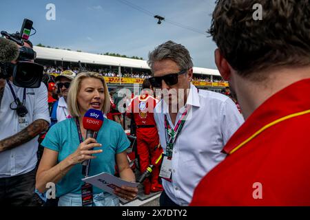 IMOLA CIRCUIT, ITALIEN - 19. MAI: Hugh Grant, berühmter Filmstar, während des Großen Preises der Emilia Romagna auf dem Imola Circuit am Sonntag, 19. Mai 2024 in Imola, Italien. (Foto: Michael Potts/BSR Agency) Credit: BSR Agency/Alamy Live News Stockfoto