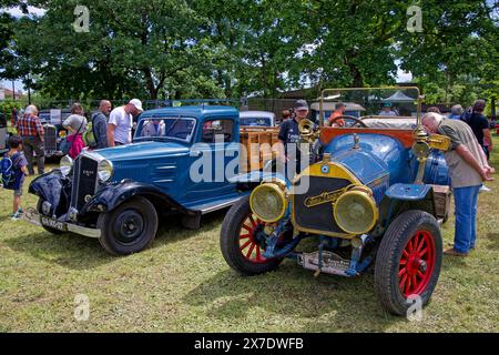 BRIGNAIS, FRANKREICH, 19. Mai 2024 : Eine Konzentration von Oldtimern markiert die Feier des 100-jährigen Jubiläums des Großen Preises von Lyon 1924. Stockfoto