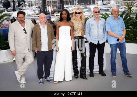 Cannes, Frankreich. Mai 2024. Denis Menochet, Rolando Ravello, Nikki Amuka-Bird, Cate Blanchett, Roy Dupuis und Charles Dance nehmen am 77. Jährlichen Filmfestival in Cannes am 19. Mai 2024 in Cannes Teil. (Foto: Daniele Cifala/NurPhoto) Credit: NurPhoto SRL/Alamy Live News Stockfoto
