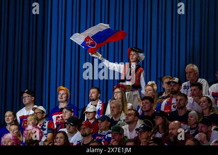 Ostrava, Tschechische Republik. Mai 2024. Fans der Slowakei während des IIHF WM-Gruppenspiels B gegen Lettland 2024 in Ostrava, Tschechien, 19. Mai 2024. Quelle: Vladimir Prycek/CTK Photo/Alamy Live News Stockfoto