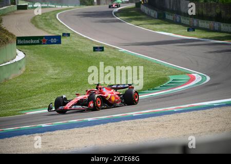 Imola, Italien. 19. Mai 2024; Autodromo Enzo e Dino Ferrari, Imola, Italien; FIA Formel 1 Emilia Romagna Grand Prix 2024; Renntag; Charles Leclerc von Ferrari Credit: Action Plus Sports Images/Alamy Live News Stockfoto