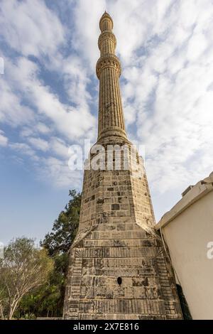 Ashab-ı-Kehf-Moschee, vor der Höhle der Sieben Schläfer. Tarsus Mersin Türkei. Stockfoto