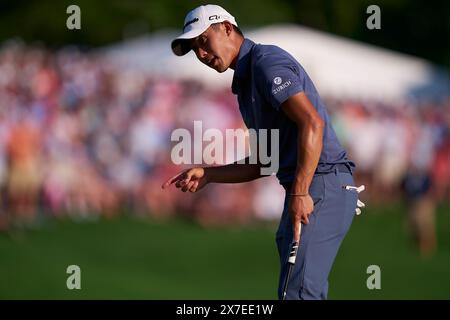 Collin Morikawa aus den Vereinigten Staaten feiert seinen Birdie im 18. Loch während der vierten Runde der PGA Championship 2024 im Valhalla Golf Club im Mai Stockfoto