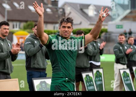 Galway, Irland. Mai 2024. Jarrad Butler von Connacht verabschiedet sich von den Fans nach dem Spiel der United Rugby Championship Runde 17 zwischen Connacht Rugby und DHL Stormers im Dexcom Stadium in Galway, Irland am 18. Mai 2024 (Foto: Andrew SURMA/ Credit: SIPA USA/Alamy Live News Stockfoto