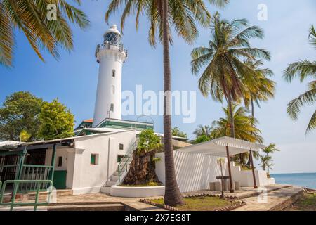 Das Raffles Lighthouse befindet sich auf der Pulau Satumu, der „One Tree Island“, 23 km südwestlich von Singapur, am westlichen Eingang der Singapur-Straße. Stockfoto