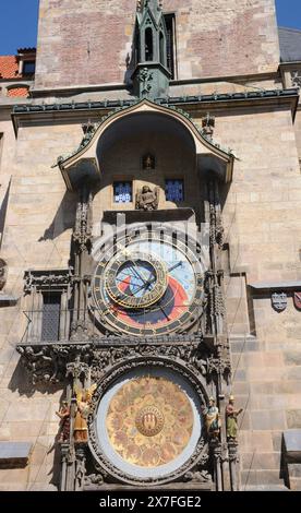 Prag /Tschechische republik /15 MAI 2024/ Touristen am Prager Altstädter Platz , Foto. Bilder von Francis Joseph Dean/Dean sind nicht für kommerzielle Zwecke bestimmt Stockfoto