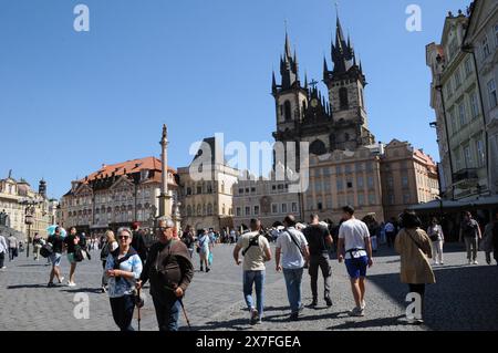 Prag /Tschechische republik /15 MAI 2024/ Touristen am Prager Altstädter Platz , Foto. Bilder von Francis Joseph Dean/Dean sind nicht für kommerzielle Zwecke bestimmt Stockfoto