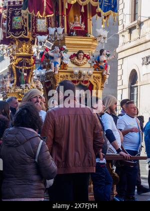 Catania, italien - 3. Februar 2024, 3-tägiges Festival Saint Agatha in den Straßen von Catania Sizilien Stockfoto