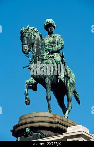 Österreich, Wien, Vorderseite der Galerie Albertina, Erzherzog Albrecht Herzog von Teschen Denkmal von Kaspar von Zumbusch Stockfoto