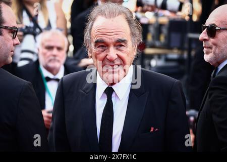 Cannes, Frankreich. Mai 2024. Oliver Stone besucht den Roten Teppich „Horizon: An American Saga“ beim 77. Jährlichen Filmfestival in Cannes im Palais des Festivals in Cannes, Frankreich, am 19. Mai 2024. (Foto: Beata Zawrzel/NurPhoto) Credit: NurPhoto SRL/Alamy Live News Stockfoto