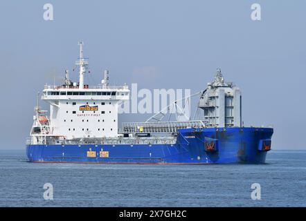 Selbstentladender Massengutträger FJORDNES kommt in Kiel an Stockfoto