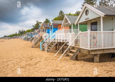 Die berühmten Strandhütten am Strand von Wells Next the Sea, Norflok, England. Stockfoto