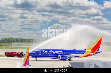 Wassersalut für ein südwestliches Flugzeug am internationalen Flughafen Baltimore Stockfoto