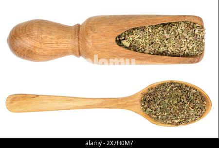 Trockene provenzalische Kräuter in einer Holzlöffel und einem Löffel auf weißem Hintergrund vermischen. Draufsicht Stockfoto