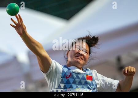 (240520) -- KOBE, 20. Mai 2024 (Xinhua) -- Zou Lijuan aus China tritt beim Women's Shot Put F34 Finale bei der Para Leichtathletik Weltmeisterschaft in Kobe, Japan, am 20. Mai 2024 an. (Xinhua/Zhang Xiaoyu) Stockfoto