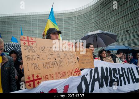 Nicolas Landemard/Le Pictorium – Demonstration zur Unterstützung von Georgien. Mai 2024. Belgien/Brüssel/Brüssel - rund hundert Menschen versammelten sich vor den europäischen Institutionen in der belgischen Hauptstadt, um gegen die Ereignisse in Georgien und die parlamentarische Abstimmung über das Mediengesetz (inspiriert von einem identischen Gesetz in Russland) zu protestieren. Quelle: LE PICTORIUM/Alamy Live News Stockfoto