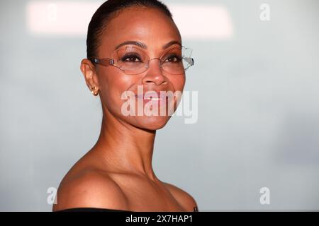 20. Mai 2024, Cannes, Cote D'azur, Frankreich: ZOE SALDANA posiert während des Fotoaufrufs vor ihrem Kering Women in Motion Talk während des 77. Jährlichen Filmfestivals von Cannes im Palais des Festivals in Cannes (Foto: © Mickael Chavet/ZUMA Press Wire) NUR REDAKTIONELLE VERWENDUNG! Nicht für kommerzielle ZWECKE! Stockfoto