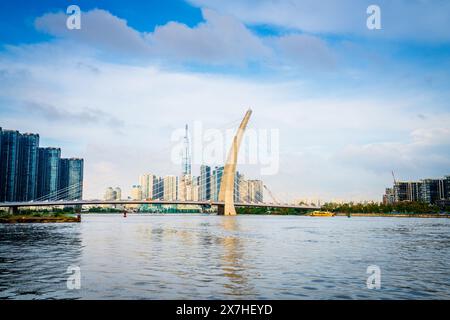 BA Son Bridge oder Thu Thiem 2 Bridge über den Saigon River in Ho Chi Minh City, Vietnam Stockfoto