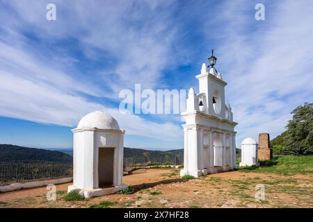 Glockenturm der Königin der Engel Eremitage, Peña de Arias Montano, Alájar, Huelva, Andalusien, Spanien Stockfoto