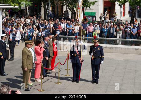 Mayoress GEMA Igual und hochrangige Militärsoldaten und Würdenträger bei der öffentlichen Ausstellung der Royal Guard Plaza Asunción Santander Cantabria Spanien Stockfoto