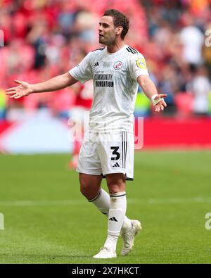 Der Dion Conroy von Crawley Town feiert nach dem Play-off-Finale der Sky Bet League Two im Wembley Stadium in London. Bilddatum: Sonntag, 19. Mai 2024. Stockfoto