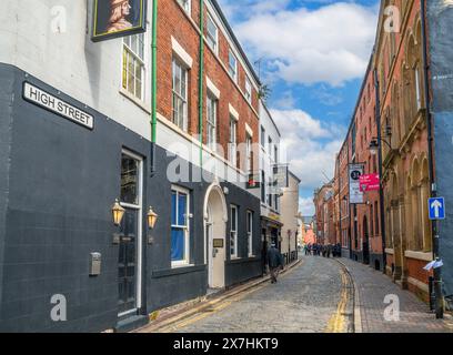 Blick auf die High Street in der Altstadt, Hull, Yorkshire, England, Großbritannien Stockfoto