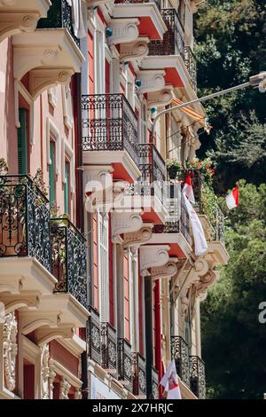 Monaco, Monaco - 25. Juni 2023: Schöne Fassaden des Fürstentums Monaco Stockfoto