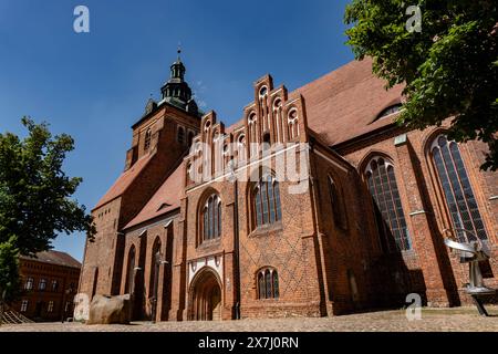 Die St.-Marien-Kirche in der Altstadt von Wittstock/Dosse, Brandenburg am 18. Mai 2024. Reiseziel Brandenburg *** St. Marys Kirche in der Altstadt von Wittstock Dosse, Brandenburg am 18. Mai 2024 Reiseziel Brandenburg Stockfoto