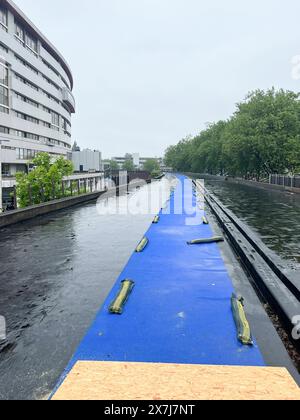 Hofbogen-Park Hofbogen-Park im Bau auf einer ehemaligen Bahntrasse in Rotterdam / Bau des Hofbogen-Parks auf einem ehemaligen Eisenbahngleis in Rotterdam, https://www.rotterdam.nl/hofbogenpark, 16.5.2024 *** Hofbogen Park im Bau auf einem ehemaligen Eisenbahngleis in Rotterdam Bau des Hofbogen-Parks auf einem ehemaligen Eisenbahngleis in Rotterdam, https www rotterdam nl hofbogenpark, 16 5 2024 Stockfoto