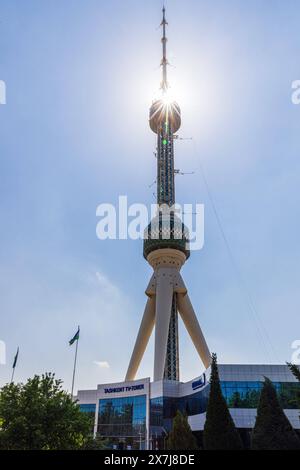 Taschkent Fernsehturm bei Sonnenuntergang, Usbekistan Taschkent Fernsehturm im Bezirk Yunusobod. Taschkent Usbekistan *** Fernsehturm von Taschkent bei Sonnenunter Stockfoto