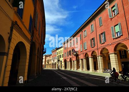 Bild des Stadtzentrums des Dorfes Correggio. Correggio, Reggio Emilia, Emilia Romagna, Italien Stockfoto