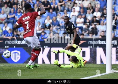 Genk, Belgien. Mai 2024. Genks Torhüter Maarten Vandevoordt wurde am Montag, den 20. Mai 2024, in Genk während eines Fußballspiels zwischen dem KRC Genk und dem Royal Antwerp FC, am 9. (Von 10) Tag der Play-offs der Champions der ersten Liga der Jupiler Pro League 2023-2024 in der belgischen Meisterschaft gezeigt. BELGA FOTO JOHAN EYCKENS Credit: Belga News Agency/Alamy Live News Stockfoto