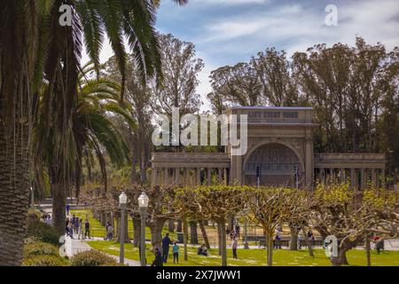 San Francisco, CA, USA. 30. März 2024: Nature's Embrace, California Academy of Sciences im Golden Gate Park in San Francisco. Stockfoto