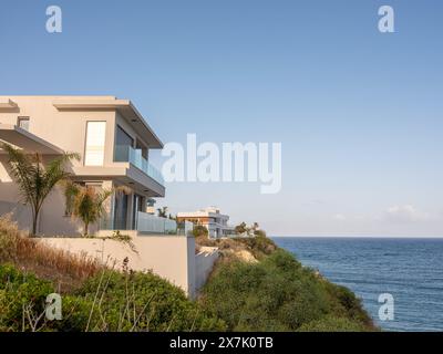 Mai 2024 - große Villa mit Blick auf das Meer in der Nähe von Pegeia, Pathos auf Zypern Stockfoto