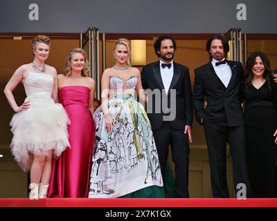 Cannes, Frankreich. Mai 2024. Cannes, 77. Cannes Filmfestival 2024, siebter Abend - Roter Teppichfilm "der Lehrling" - auf dem Foto: Julianne Forde, Ruth Treacy, Maria Bakalova, Ali Abbasi, Sebastian Stan und Amy Bär Credit: Independent Photo Agency/Alamy Live News Stockfoto