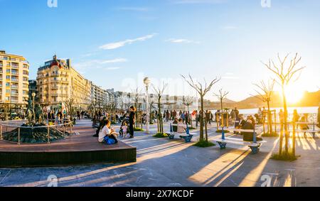 La Concha Promenade auf Höhe des Platzes Don Quijote y Sancho Panza. San Sebastian, Baskenland. Spanien. Stockfoto