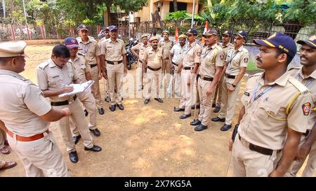 Mumbai, Indien. Mai 2024. MUMBAI, INDIEN - 18. MAI: Die Polizei von Thane ist bereit für die Wahlen von Lok Sabha am 20. Mai 2024 in Thane, Indien. (Foto: Praful Gangurde/Hindustan Times/SIPA USA) Credit: SIPA USA/Alamy Live News Stockfoto