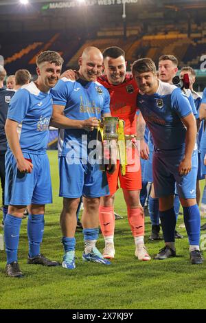 Ipswich, Großbritannien. Mai 2024. Ipswich, England, 20. Mai 2024: Spieler des Thurston FC feiern den Sieg des Suffolk Junior Cup Finalspiels zwischen Thurston FC und Woolverstone United in der Portman Road (Promediapix/SPP) Credit: SPP Sport Press Photo. /Alamy Live News Stockfoto