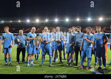 Ipswich, Großbritannien. Mai 2024. Ipswich, England, 20. Mai 2024: Spieler des Thurston FC feiern den Sieg des Suffolk Junior Cup Finalspiels zwischen Thurston FC und Woolverstone United in der Portman Road (Promediapix/SPP) Credit: SPP Sport Press Photo. /Alamy Live News Stockfoto